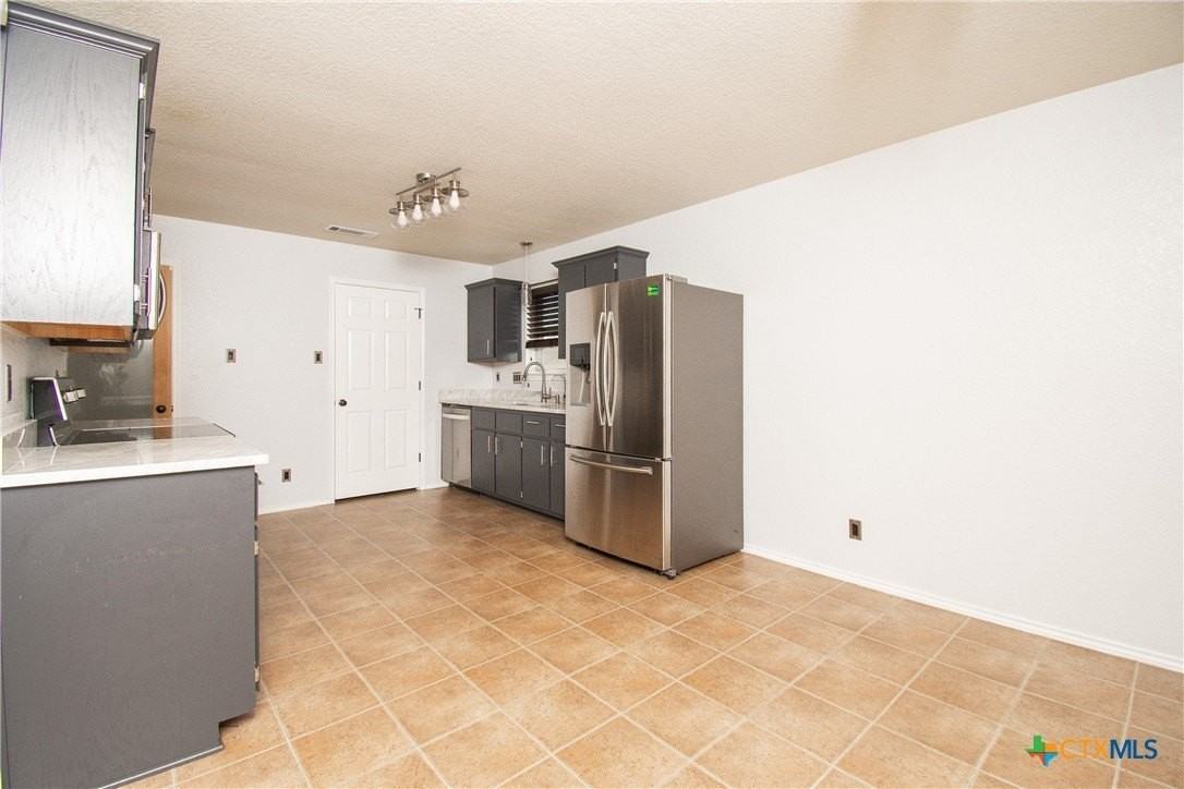 3309 Lorena Dr - Photo 5 of 23