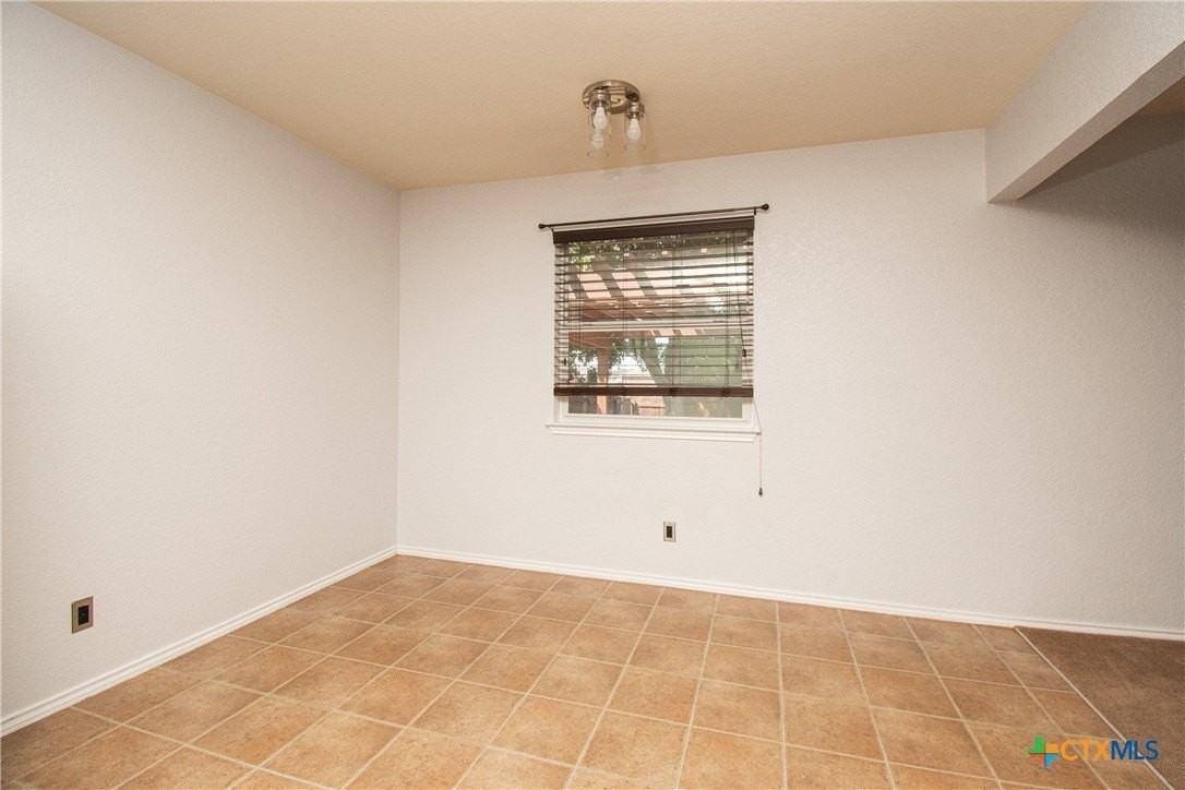 3309 Lorena Dr - Photo 6 of 23
