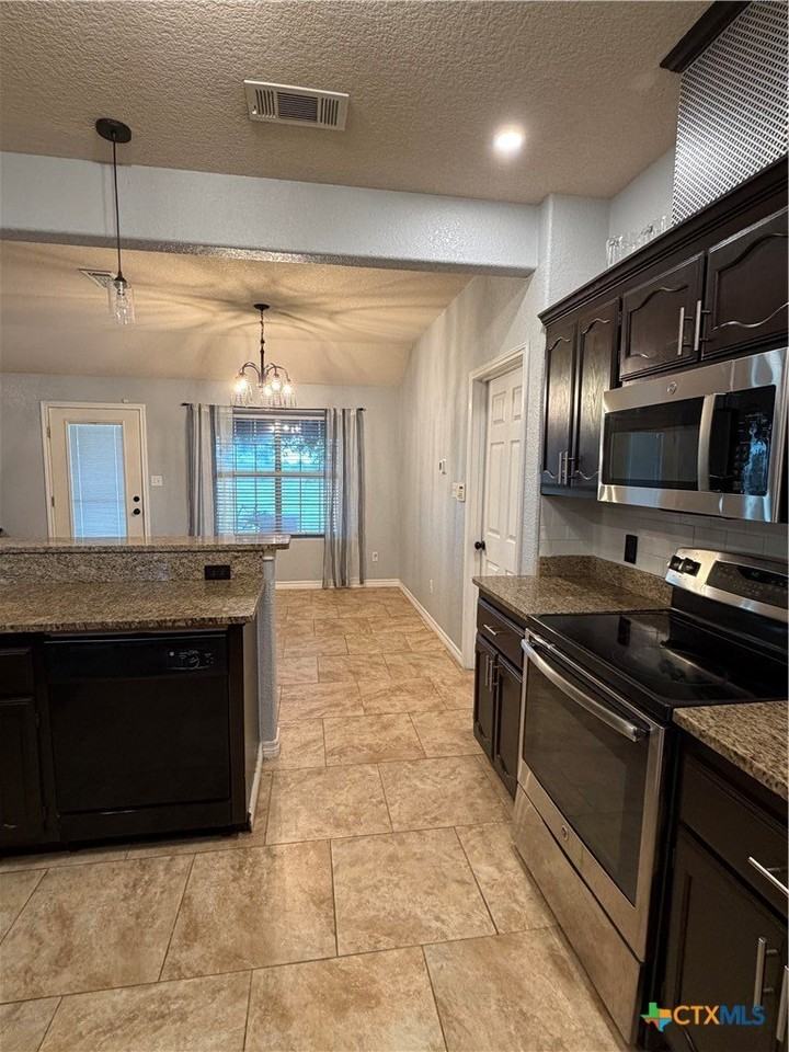 484 Cordova Loop - Photo 5 of 22
