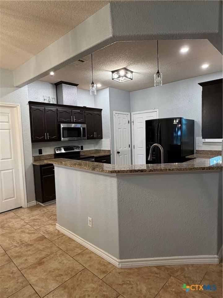 484 Cordova Loop - Photo 6 of 22