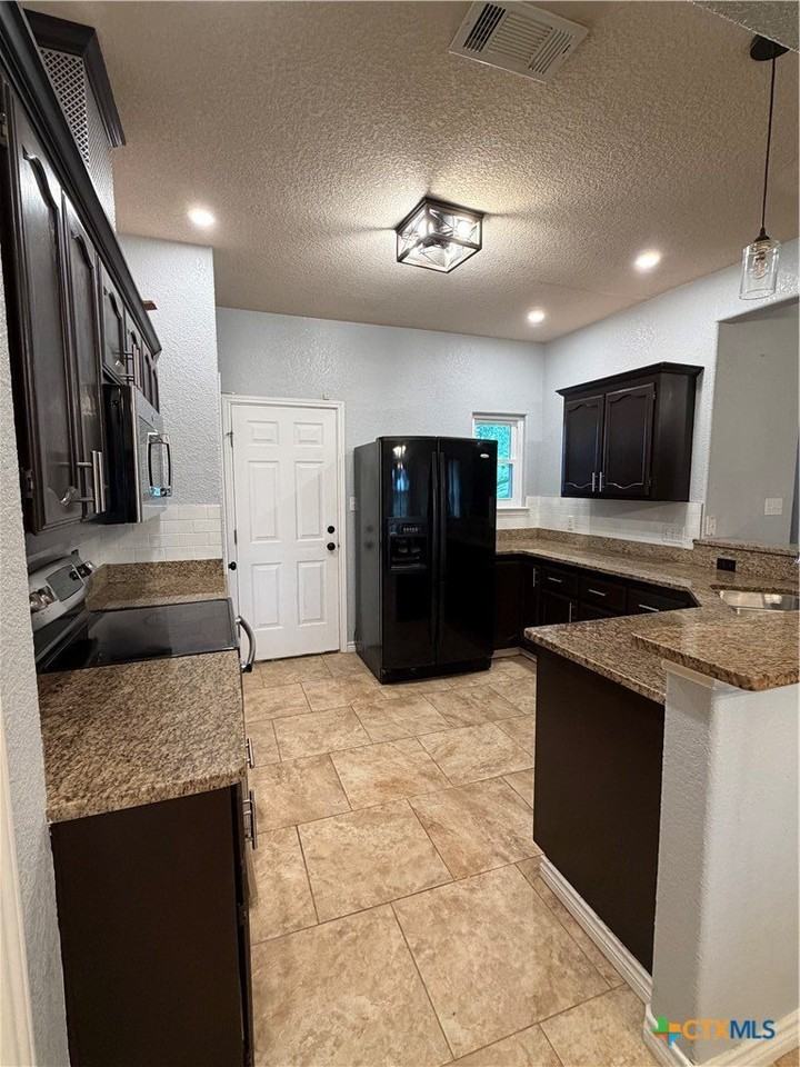 484 Cordova Loop - Photo 7 of 22