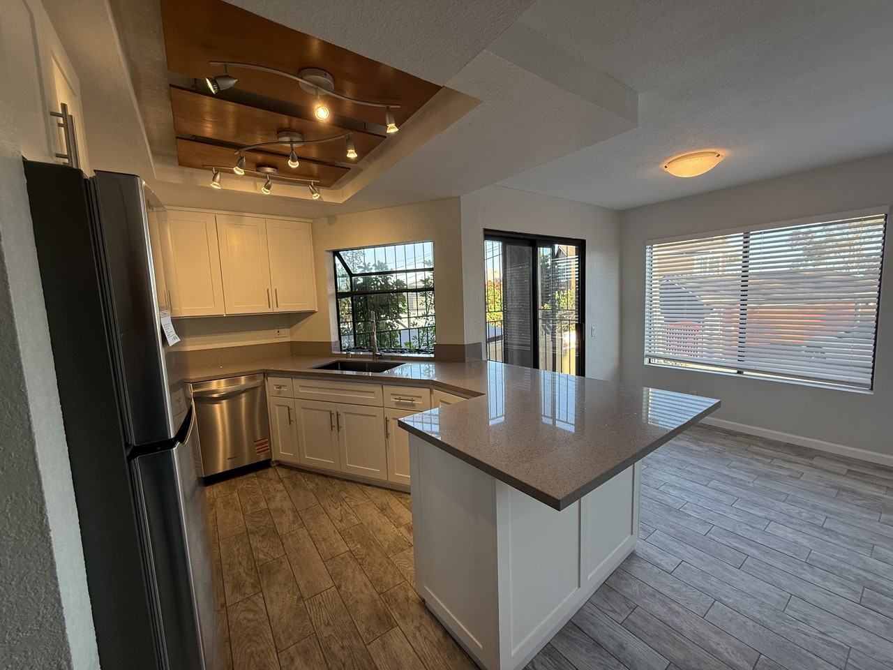 2849 E St - Photo 2 of 16
