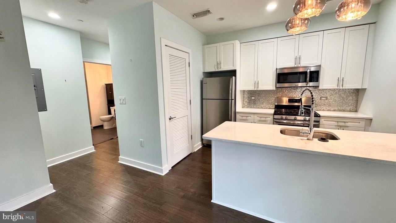 401 15th St Se #203 - Photo 6 of 13