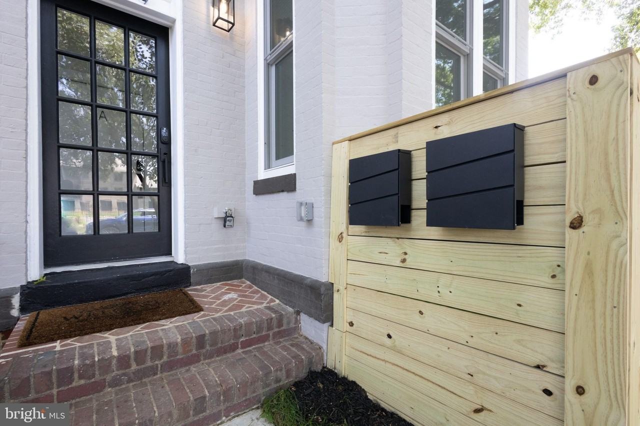 1239 5th St Nw #1 - Photo 4 of 38
