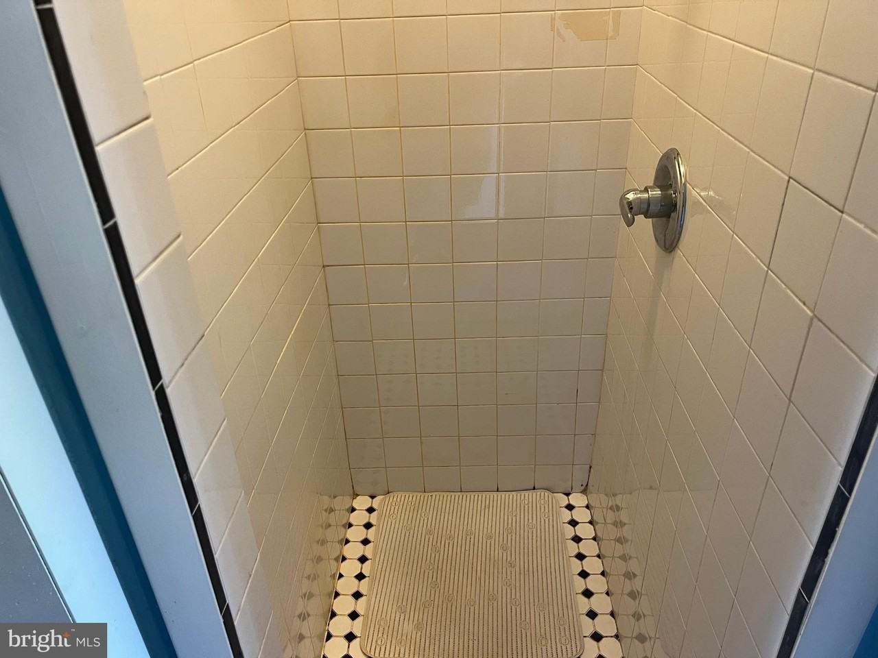 1204 Chesapeake Dr - Photo 7 of 14
