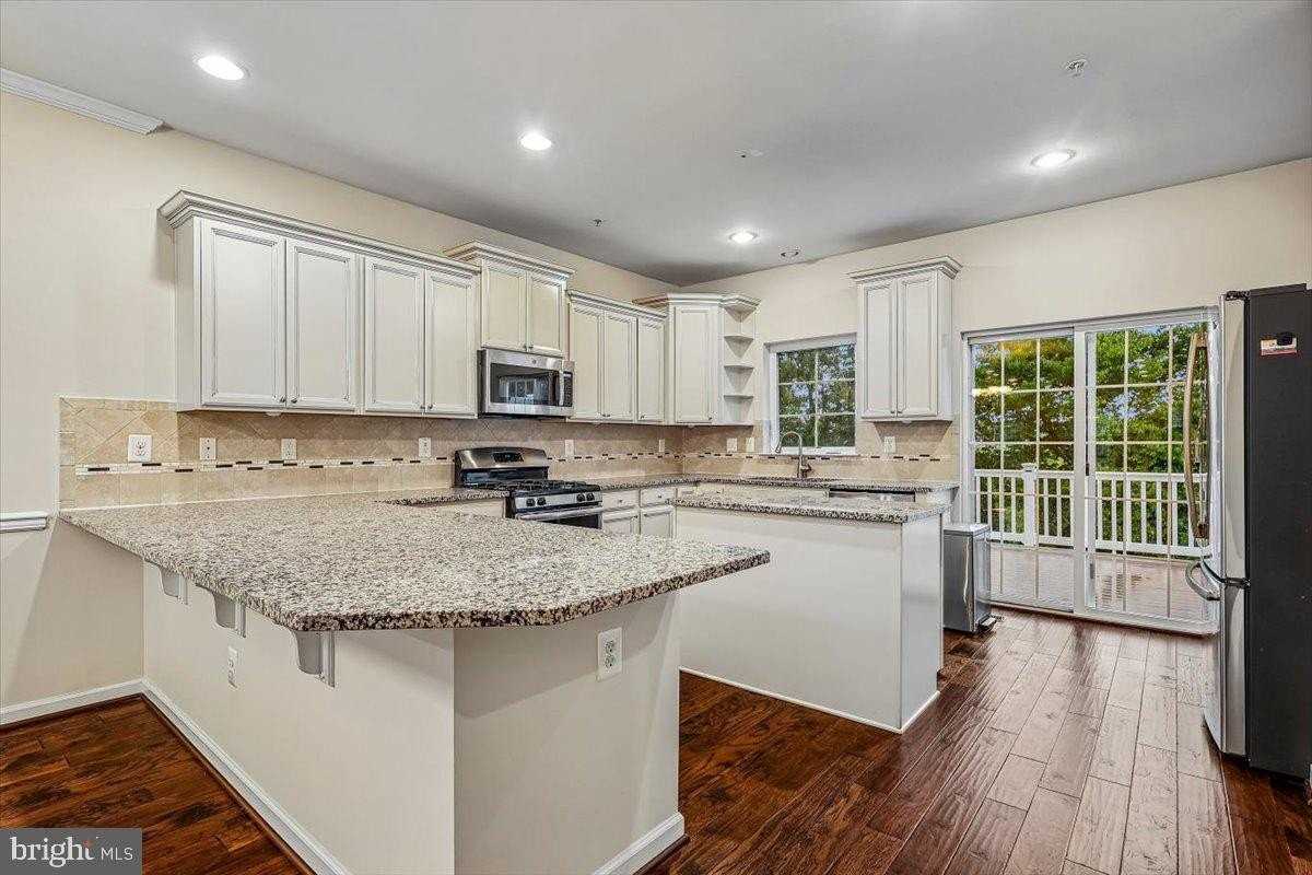 1004 Red Clover Rd - Photo 3 of 31
