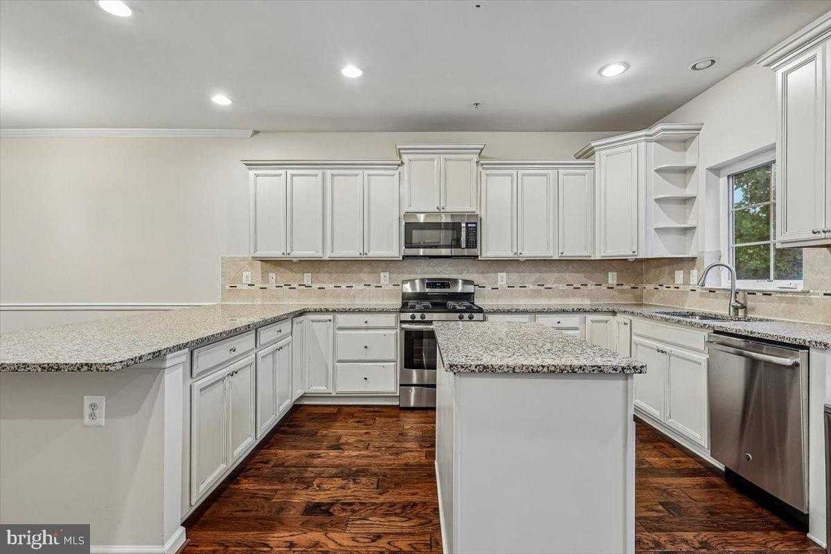 1004 Red Clover Rd - Photo 4 of 31