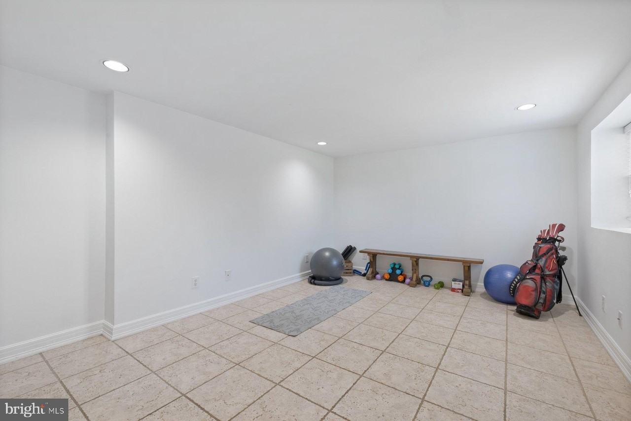 1800 Greer Ct - Photo 5 of 19