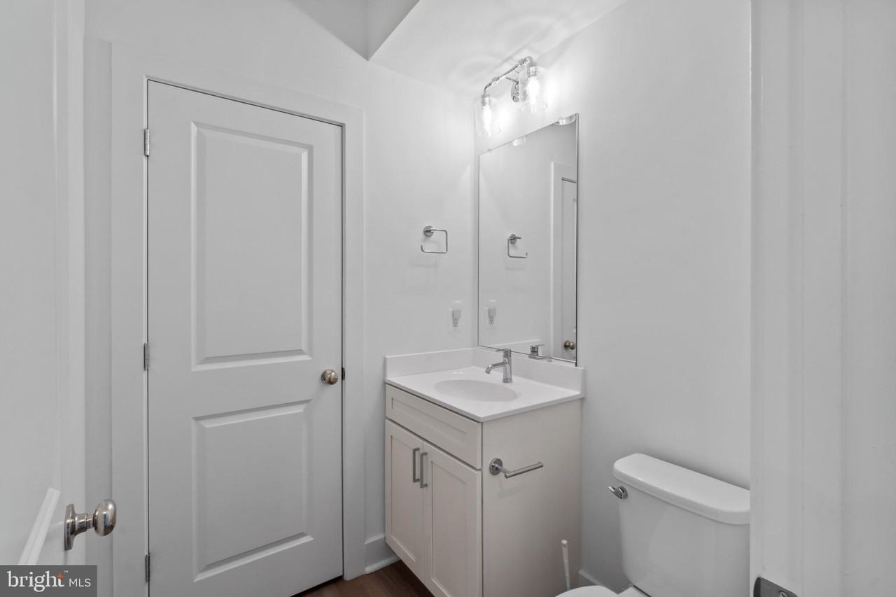 3307 Streamlet Ln - Photo 6 of 24