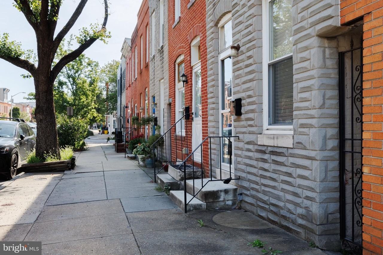 3031 Elliott St - Photo 3 of 42