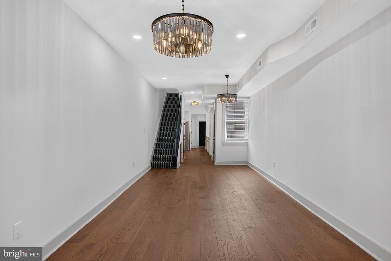 3031 Elliott St - Photo 4 of 42