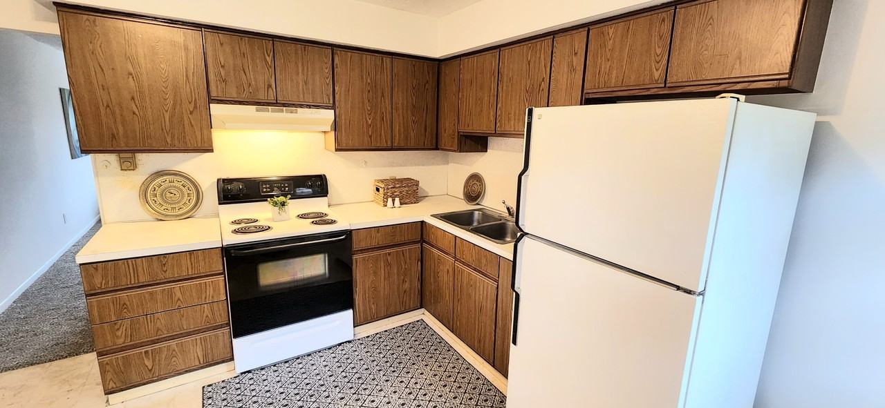227 Ash St #227 - Photo 3 of 12