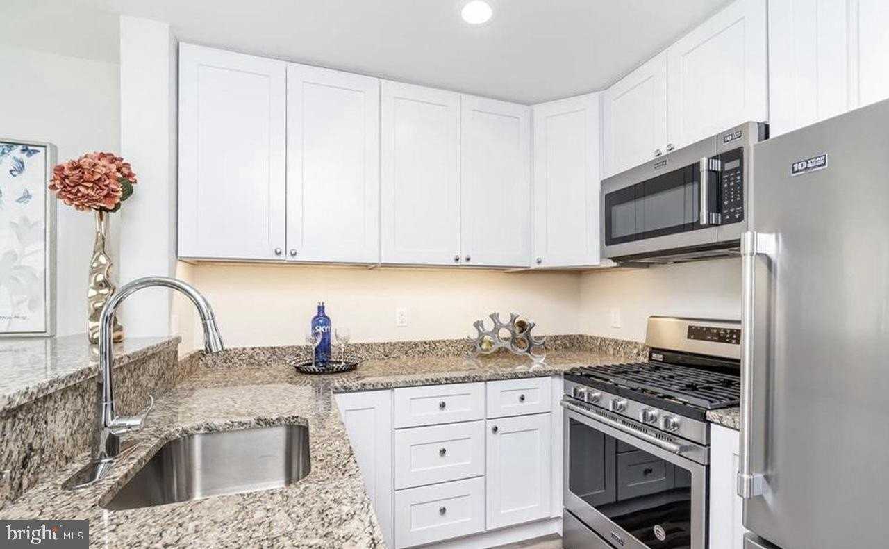 1423 E Baltimore St - Photo 3 of 17