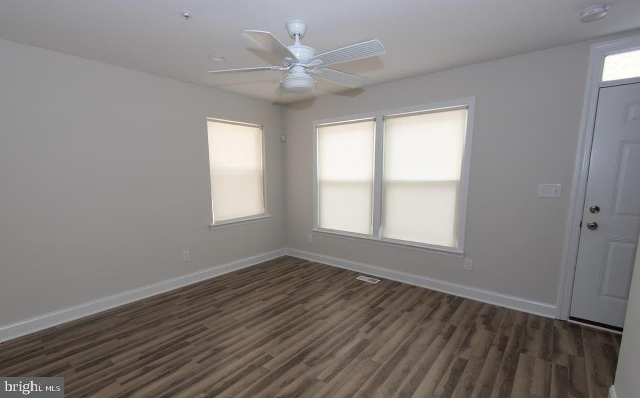 1423 E Baltimore St - Photo 5 of 17