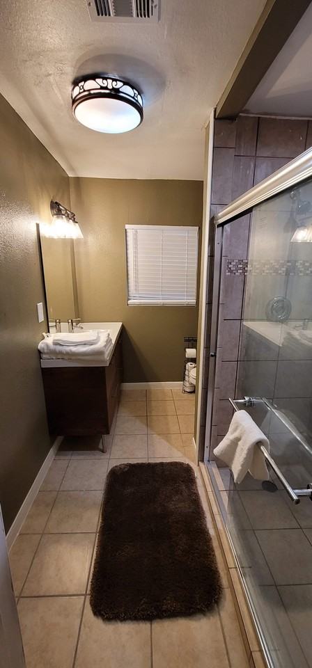 3425 Rebecca St - Photo 2 of 17