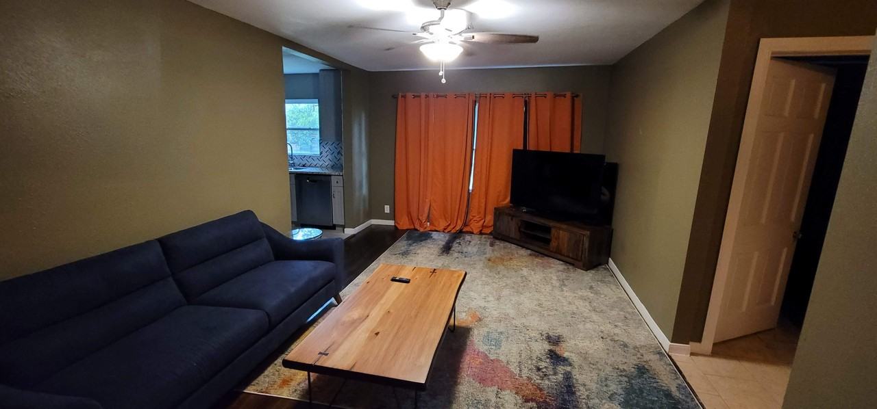 3425 Rebecca St - Photo 6 of 17