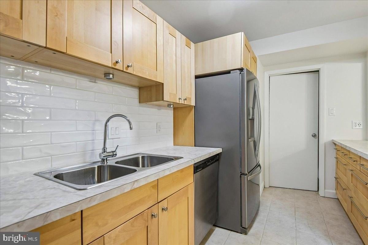 28 Melken Ct #7G - Photo 6 of 19