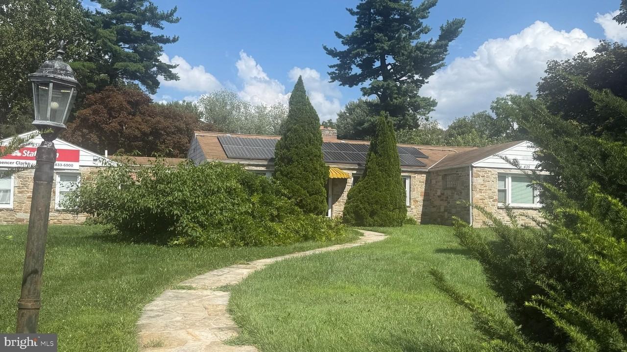 435 Main St - Photo 5 of 26