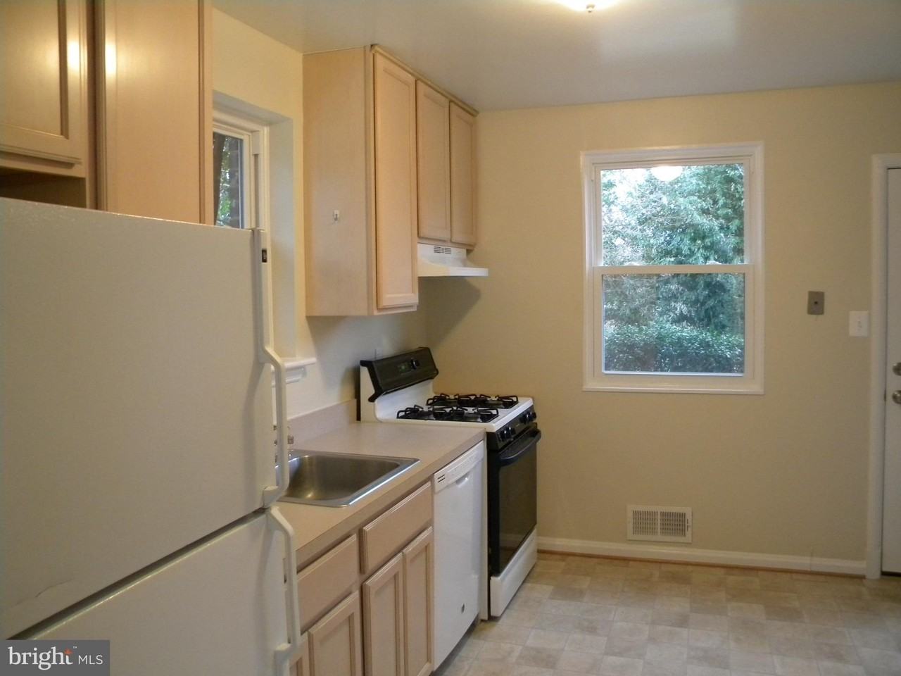 5022 Druid Dr - Photo 6 of 24