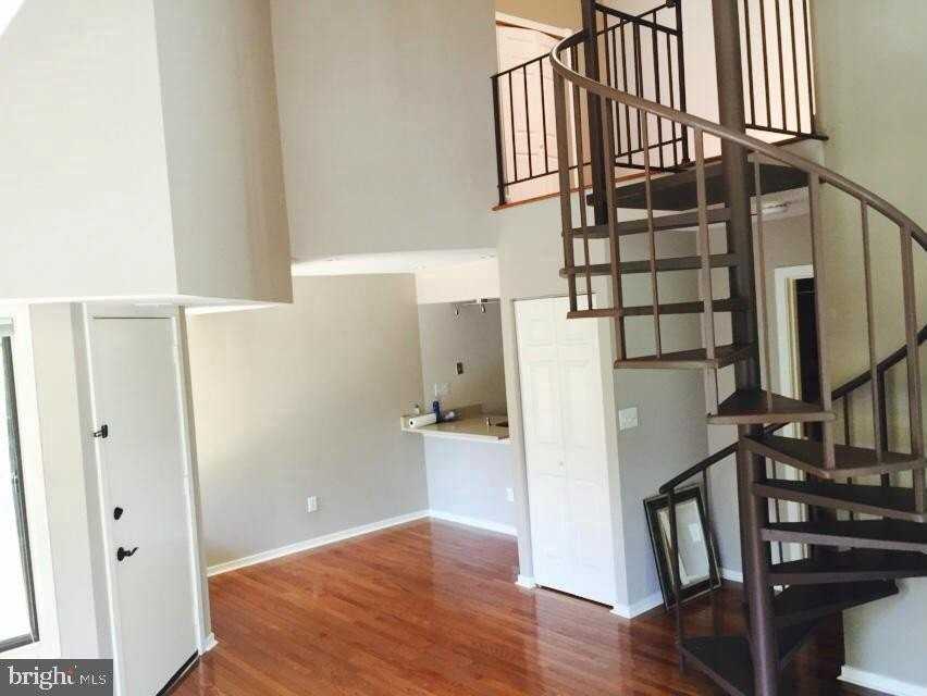 18472 Bishopstone Ct #242 - Photo 4 of 49