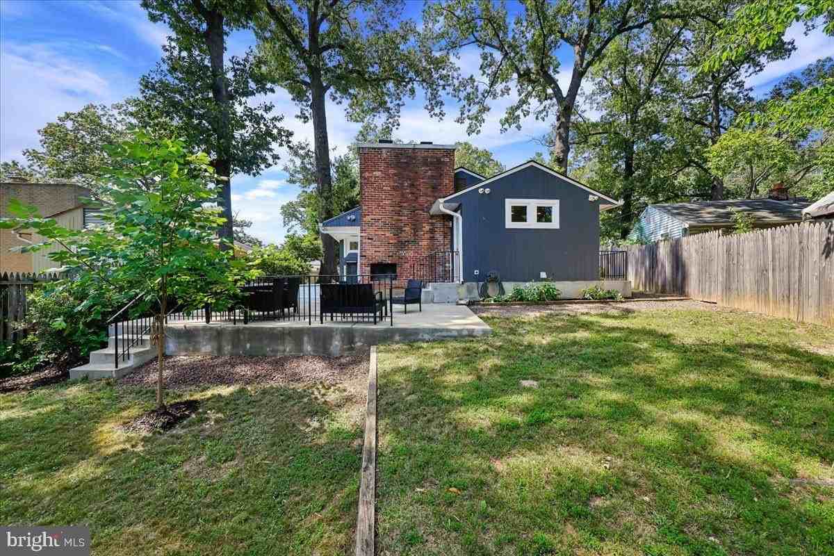 8407 Tahona Dr - Photo 3 of 29
