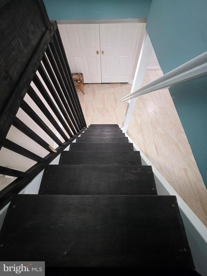 6912 Furness Ave - Photo 2 of 28
