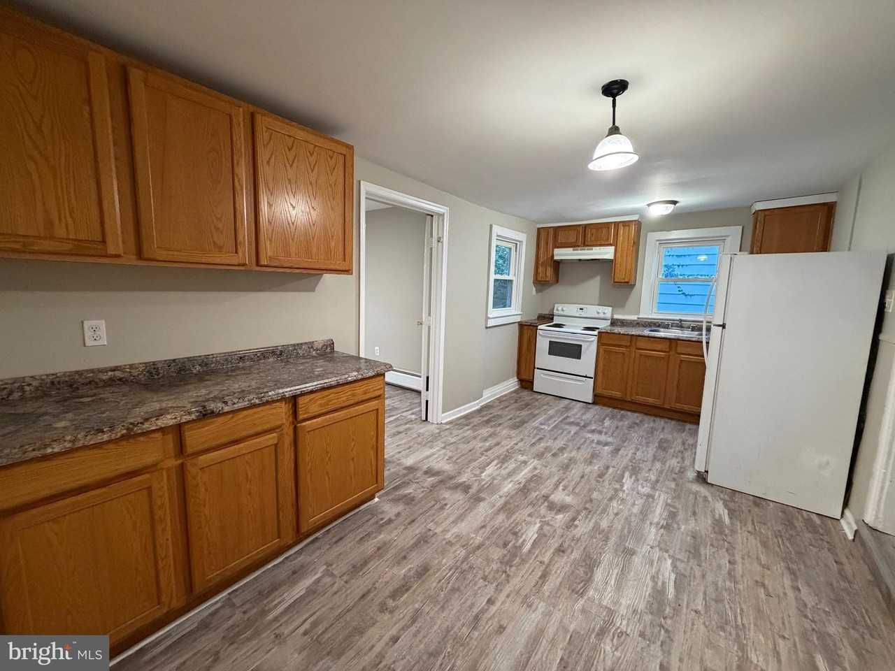 1013 Church St - Photo 4 of 14