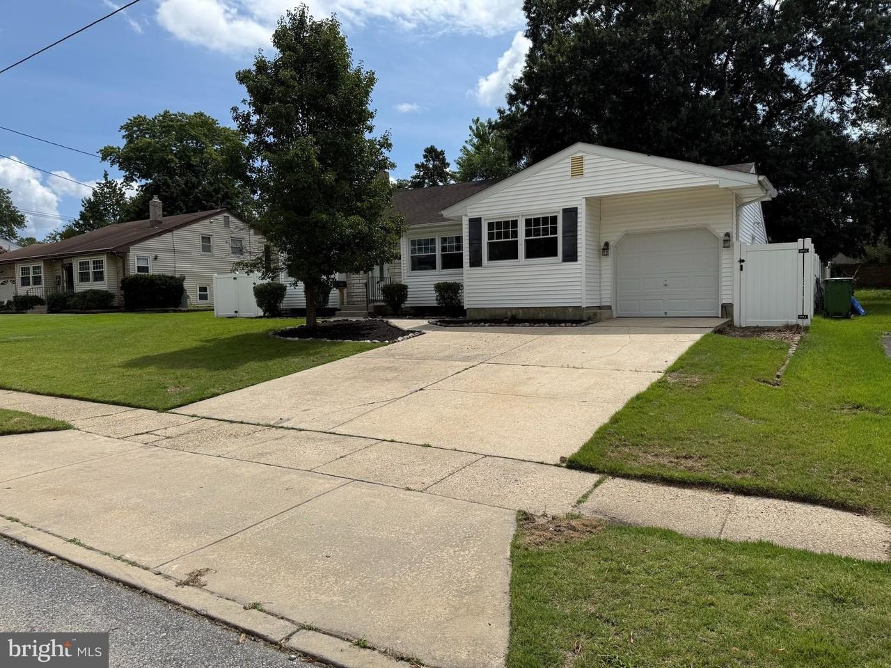 417 Greenview Rd - Photo 4 of 38