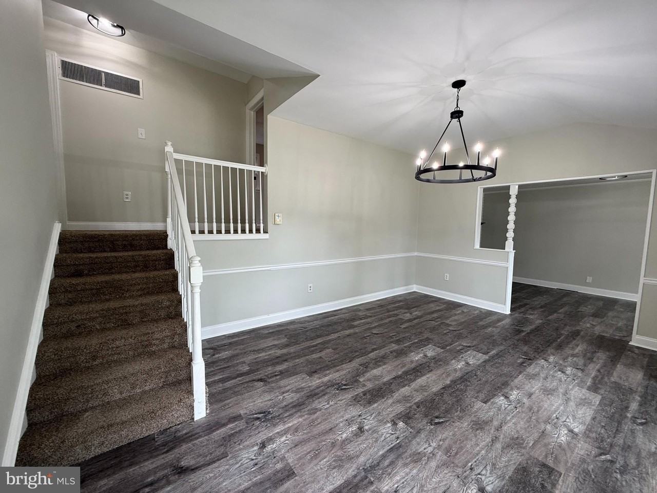 417 Greenview Rd - Photo 5 of 38