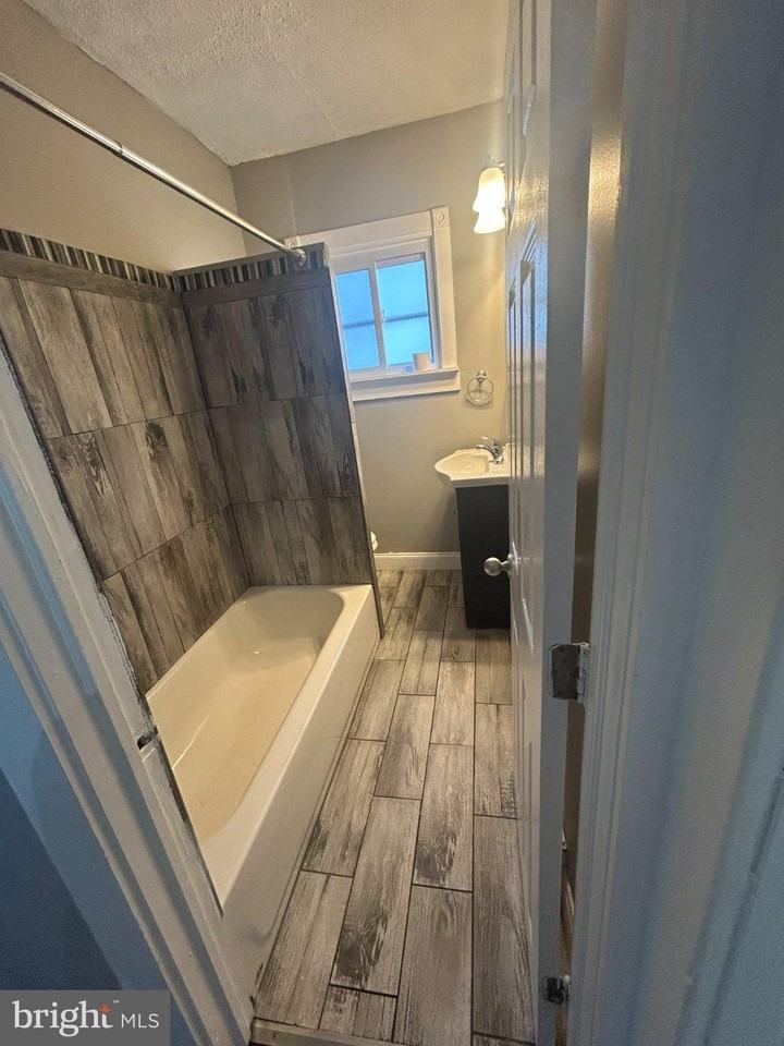 296 Homecrest Ave - Photo 3 of 10