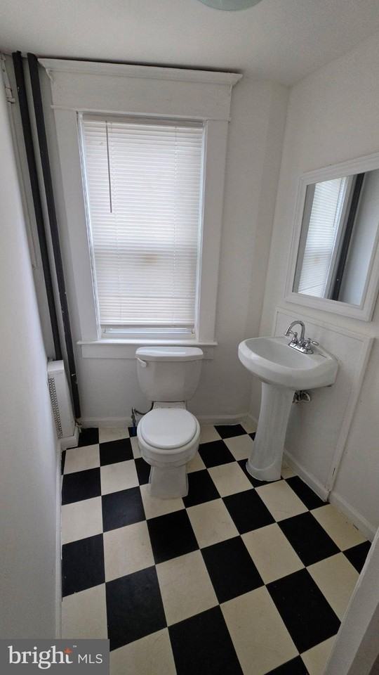 921 Revere Ave - Photo 4 of 11
