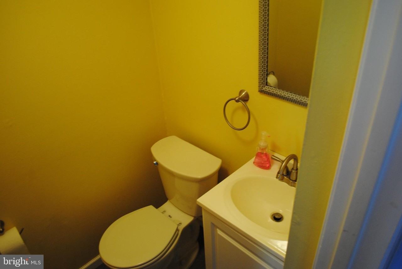 316 Valley Forge Ct - Photo 4 of 12