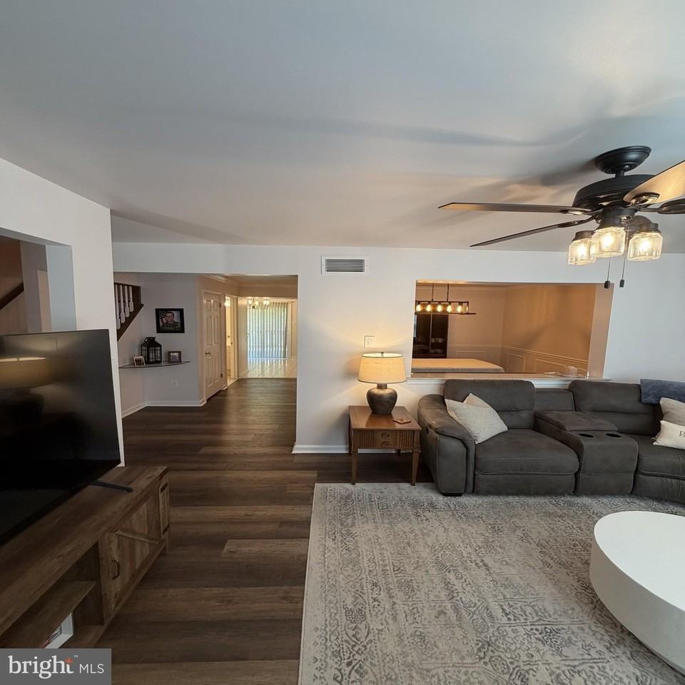 3728 Swetland Dr - Photo 7 of 45