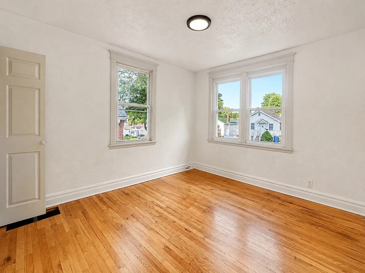 8527 Philo Ave - Photo 6 of 19
