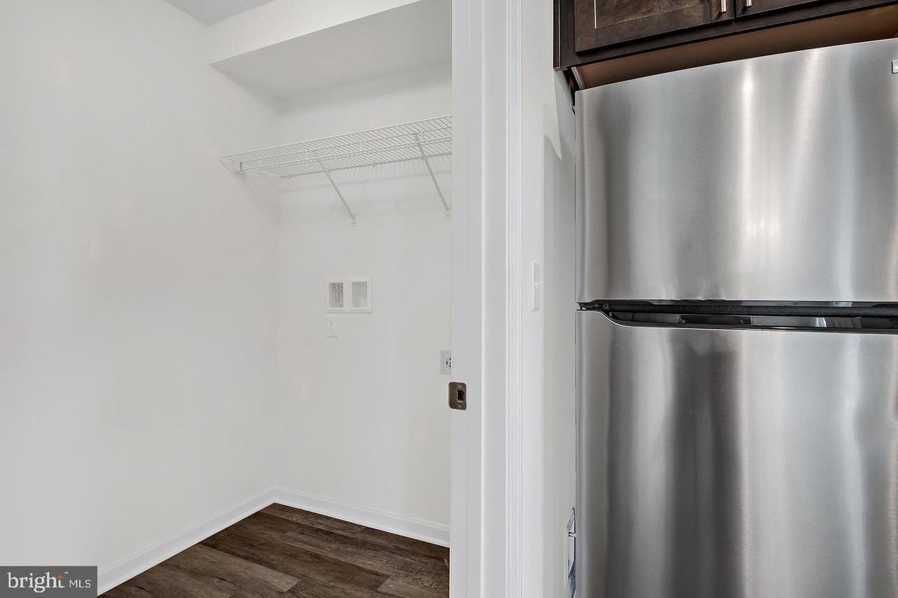 3084 Clinton Ave - Photo 7 of 18