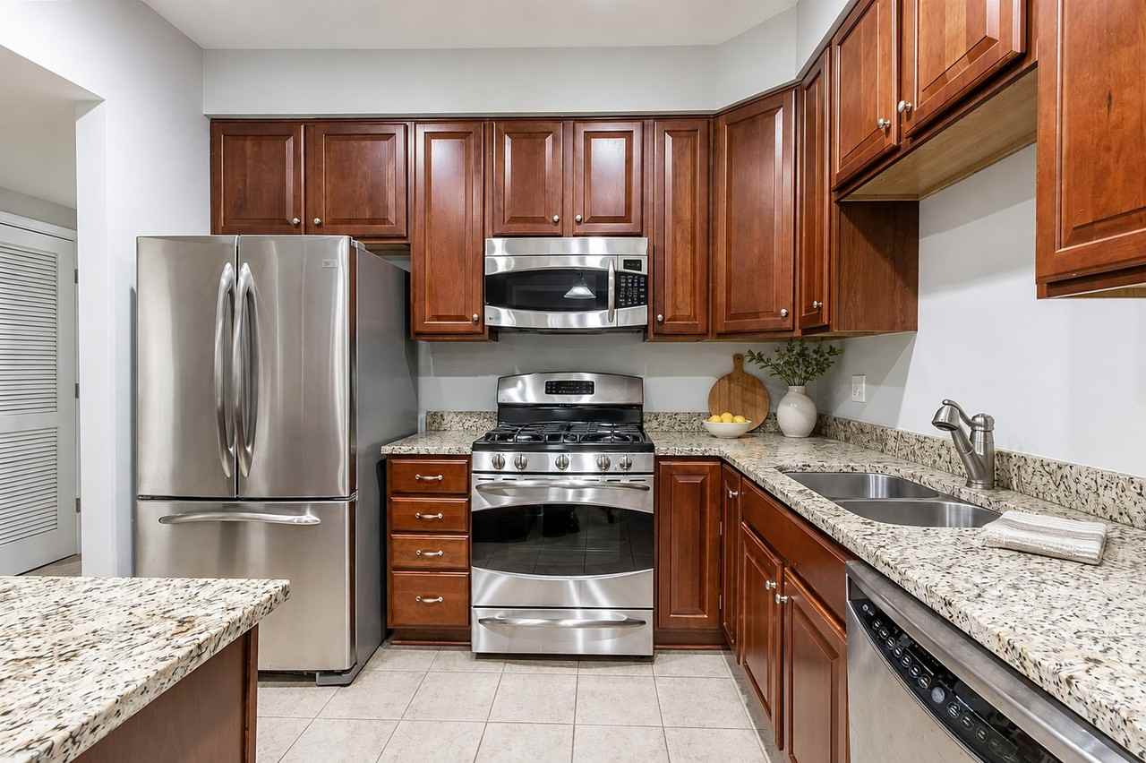 4615 Noland Blvd - Photo 3 of 11
