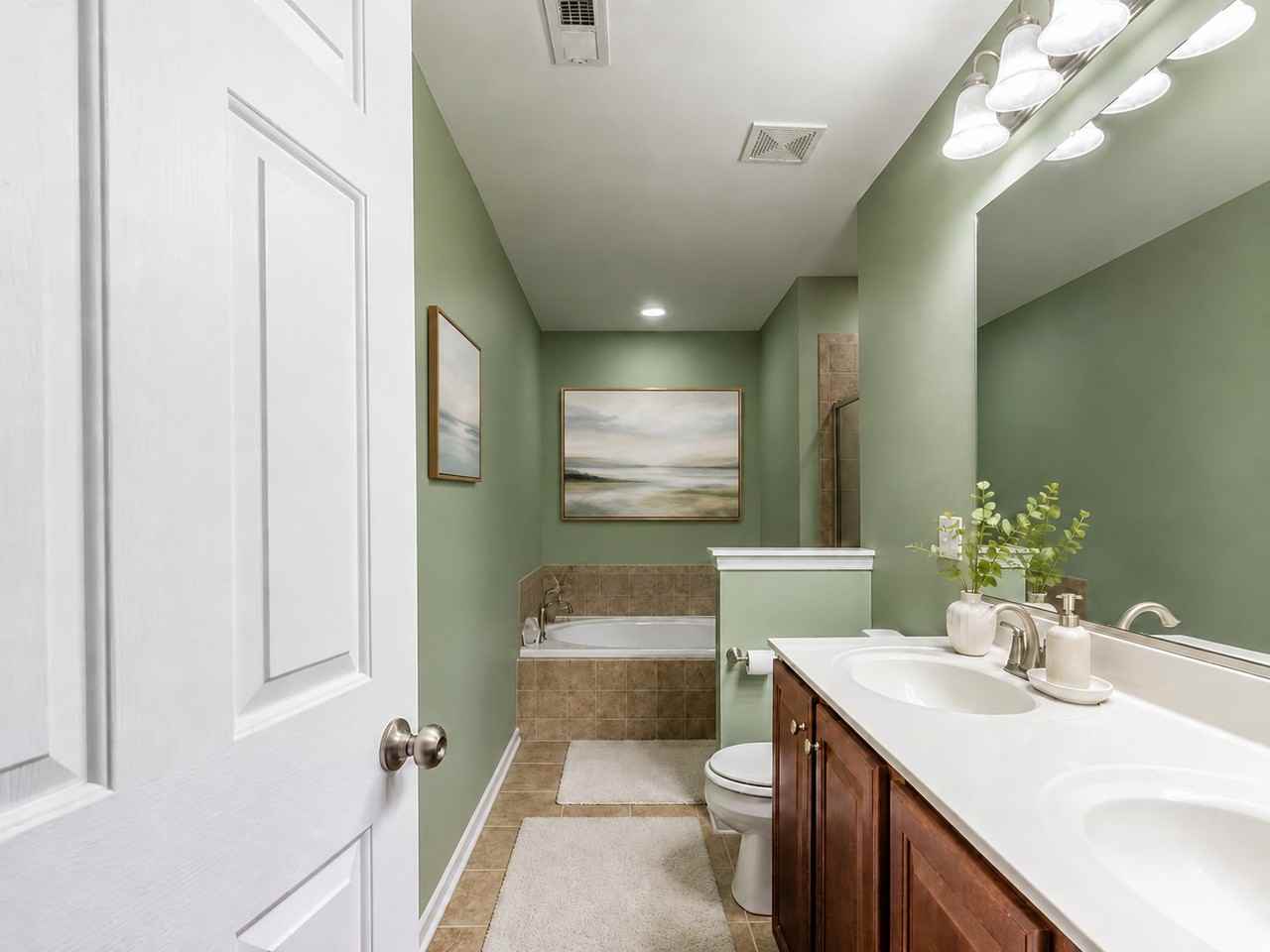 4615 Noland Blvd - Photo 5 of 11