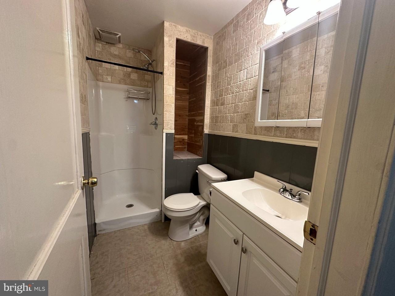 1815 Kratz Rd #B - Photo 6 of 14