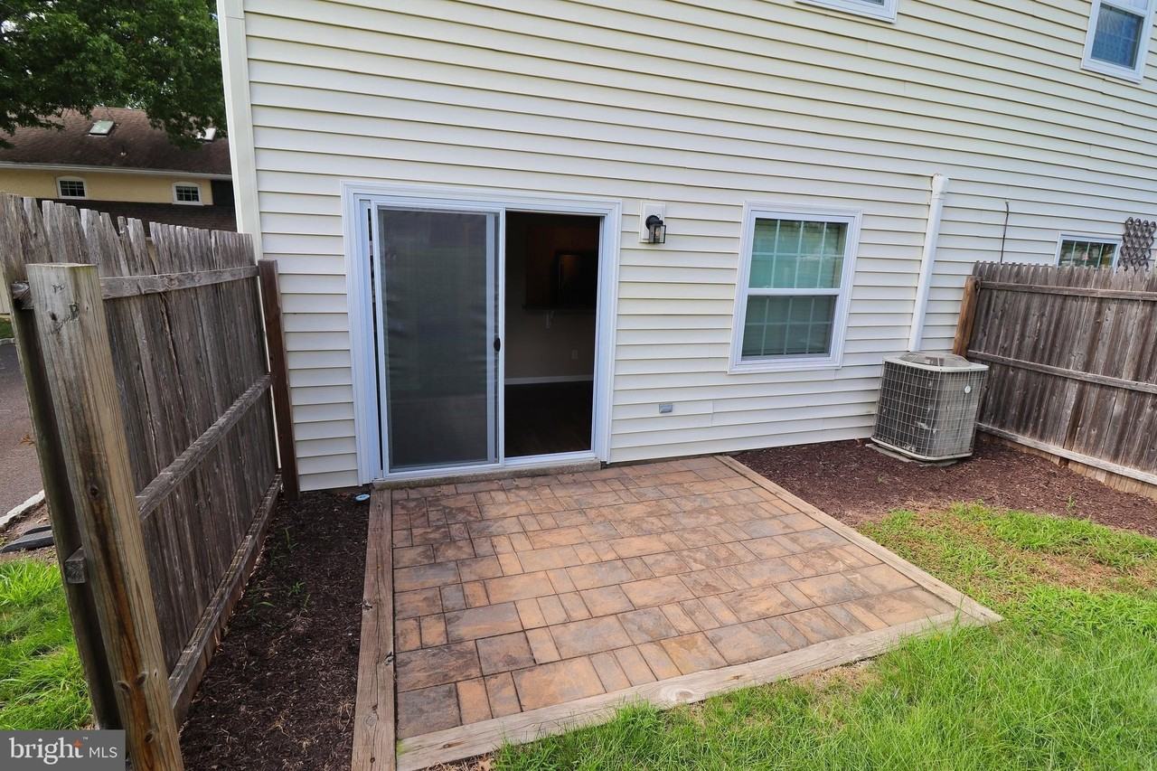 123 N Station St - Photo 2 of 17