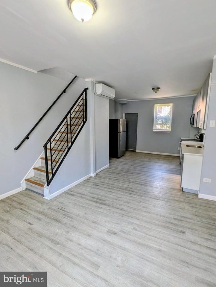 3052 N Lee St - Photo 4 of 17