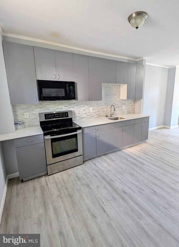 3052 N Lee St - Photo 5 of 17