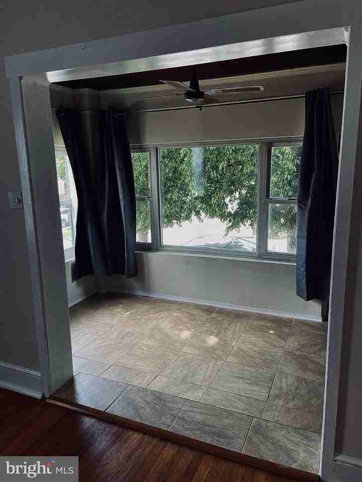 4617 Silverwood St - Photo 5 of 21