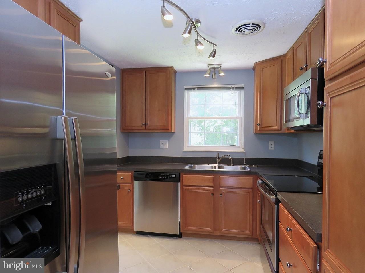 7125 Vantage Dr - Photo 3 of 40