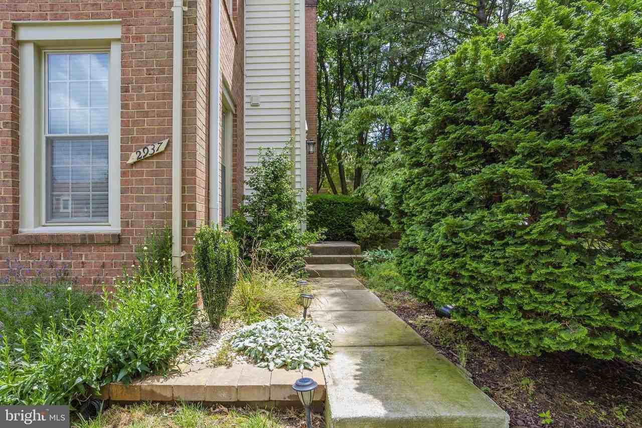 2937 Village Spring Ln - Photo 5 of 50