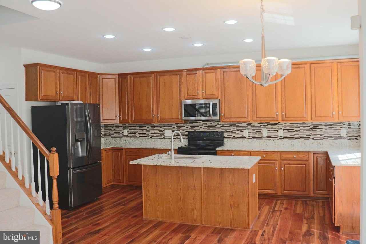 8140 Gilroy Dr - Photo 5 of 48