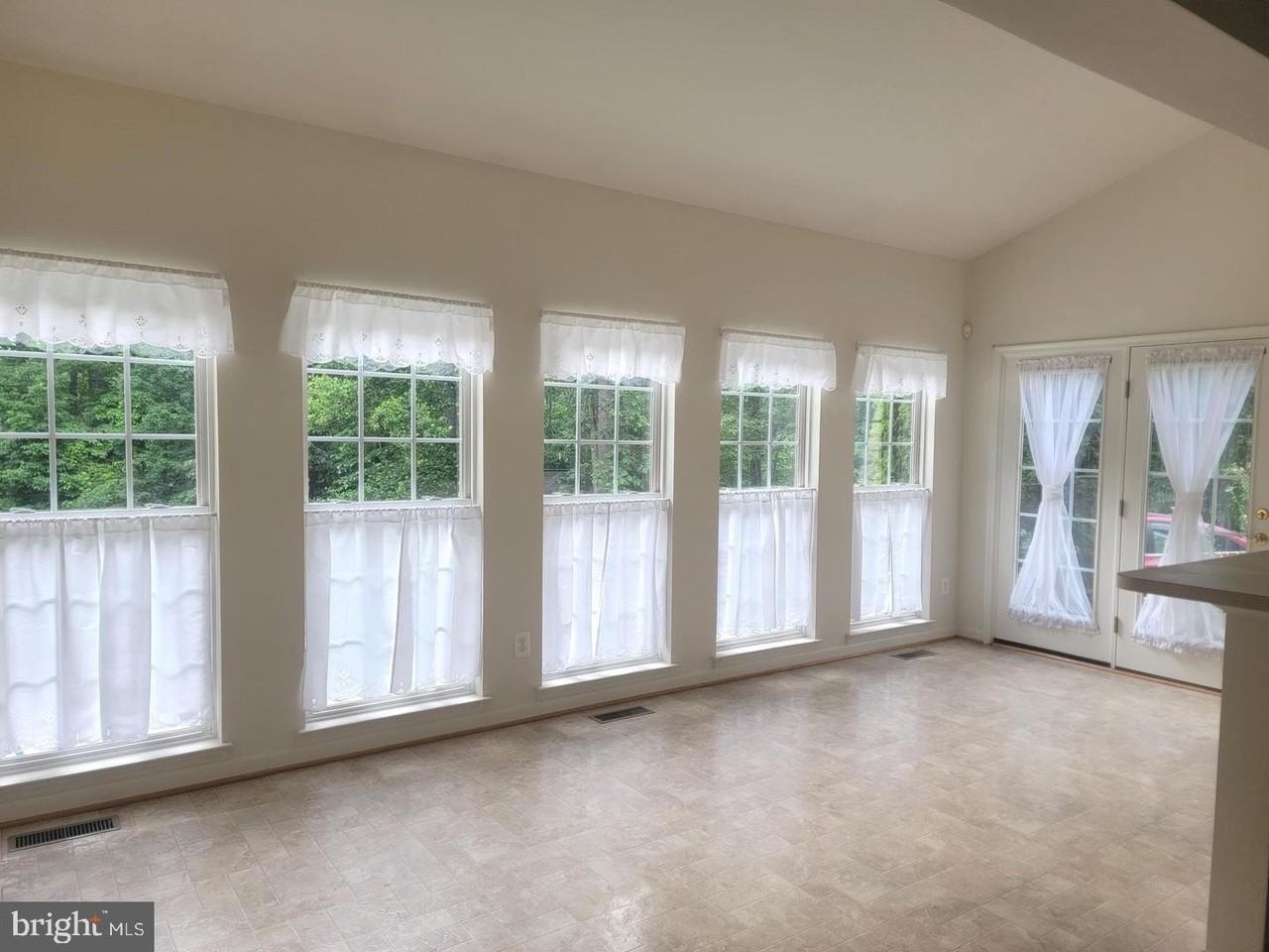 440 Reedy Creek Rd - Photo 4 of 24