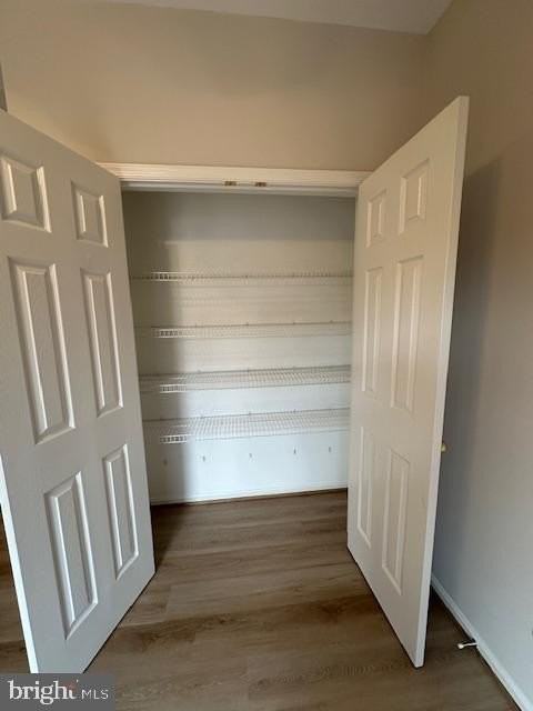 21942 Thompson Sq - Photo 5 of 32