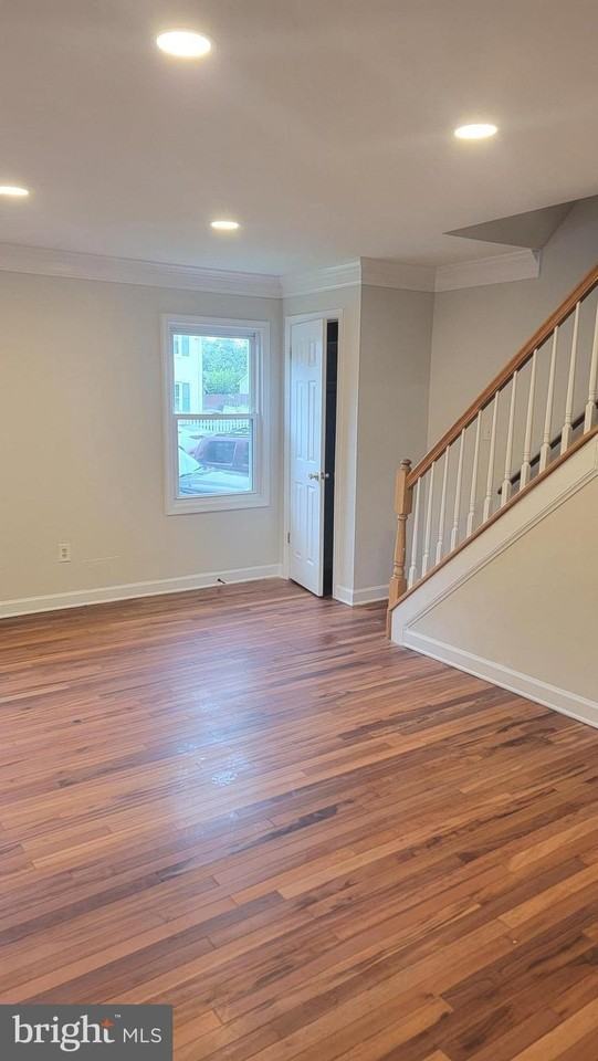9260 Byrd Dr - Photo 5 of 9