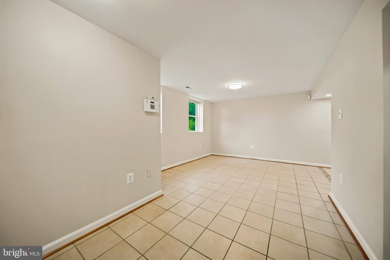 4656 Evansdale Rd - Photo 6 of 34