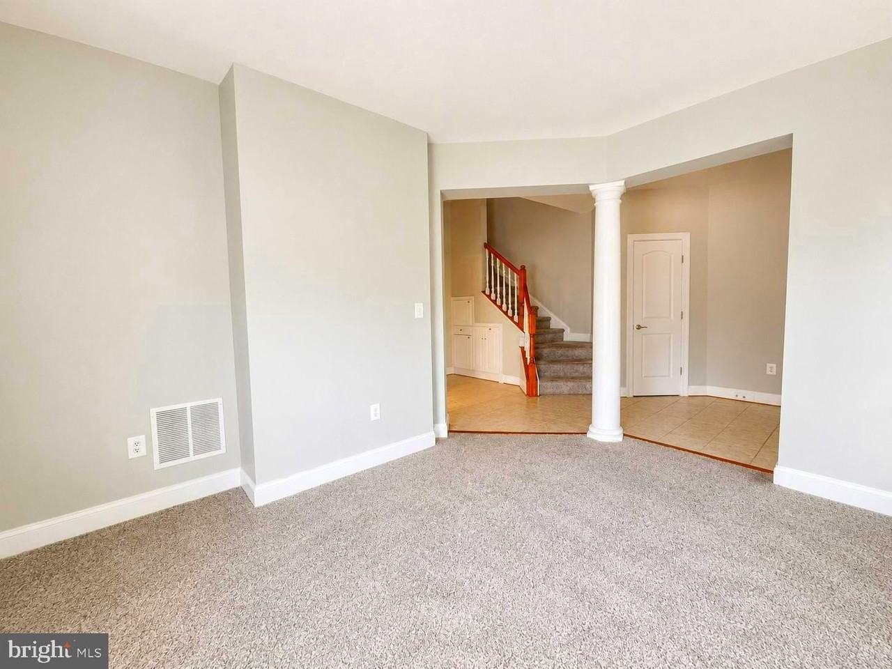 2261 Potomac Club Pkwy - Photo 2 of 25